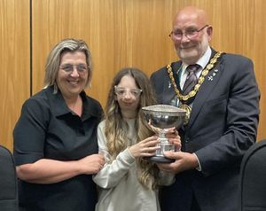 Abi Tomkinson With Aunt Donna Fletcher And Cannock Chase Council Chair Steve Thornley. Photo by Staffordshire LDR Kerry Ashdown. Free for use by all LDRS partners