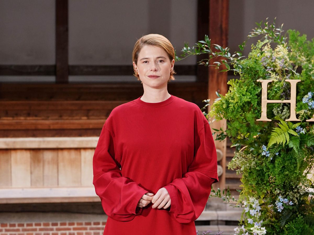 Jessie Buckley and cast of Adolescence in running for Golden Globes