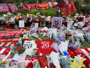 Supporting image for story: Liverpool postpone pre-season return following death of forward Diogo Jota