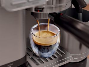 Adaptive brewing automatically monitors the temperature to ensure the perfect shot