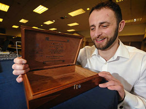 Supporting image for story: Che what? Cigar box sells for £12,000, as Hitler's cufflinks bring in £1,600 at Shropshire auction