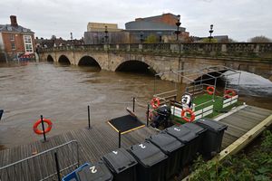 Floods begin to take hold in Shrewsbury