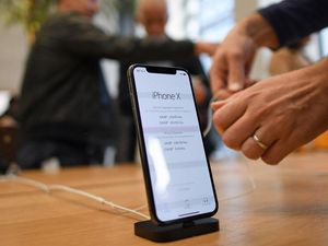 Supporting image for story: Apple warns all devices are affected by Meltdown and Spectre vulnerabilities