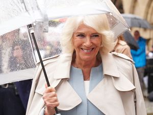 Supporting image for story: Queen opens new stand named in her honour at ‘beautiful racecourse’