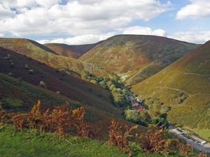 Supporting image for story: Teenage boy taken to hospital with 'serious injuries' following rescue at popular Shropshire beauty spot 