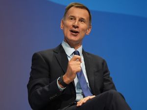 Supporting image for story: Hunt urges Streeting to reconsider cuts to ringfenced funding for maternity care