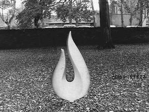 Supporting image for story: Wedding pictures hope on sculpture