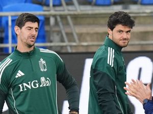 Supporting image for story: Man Utd’s Senne Lammens backed by Thibaut Courtois to handle Liverpool test