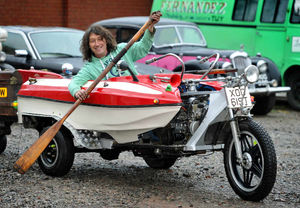 Oarsome - Neil Turner''s speedboat on wheels