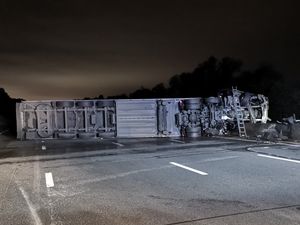 Supporting image for story: M6 to shut for emergency repairs after lorry crash and fire