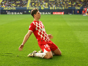 Supporting image for story: Wolves closing in on new defender signing