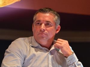 Supporting image for story: Andy Thompson: Wolves' rivals are getting desperate