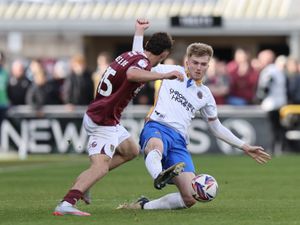 Supporting image for story: Ex-Shrewsbury Town loanee secures League One return