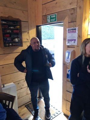 Carlos arrives at the Bull in the Barne.