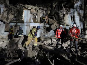 Supporting image for story: Russian missile hits apartment building in south-eastern Ukraine