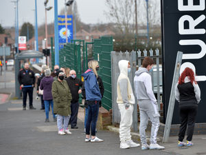 Supporting image for story: 2,500 people tested after South African variant found on Oldbury/Tipton border