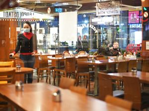 Supporting image for story: Almost 30,000 jobs lost in restaurant and dining sector in 2020