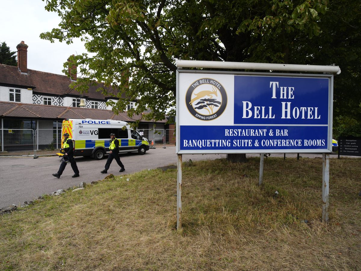 Badenoch urges Tory councils to challenge asylum hotels in court