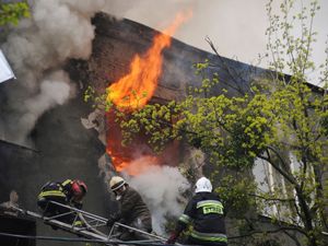 Supporting image for story: Ukraine vows to ‘fight absolutely to the end’ in Mariupol