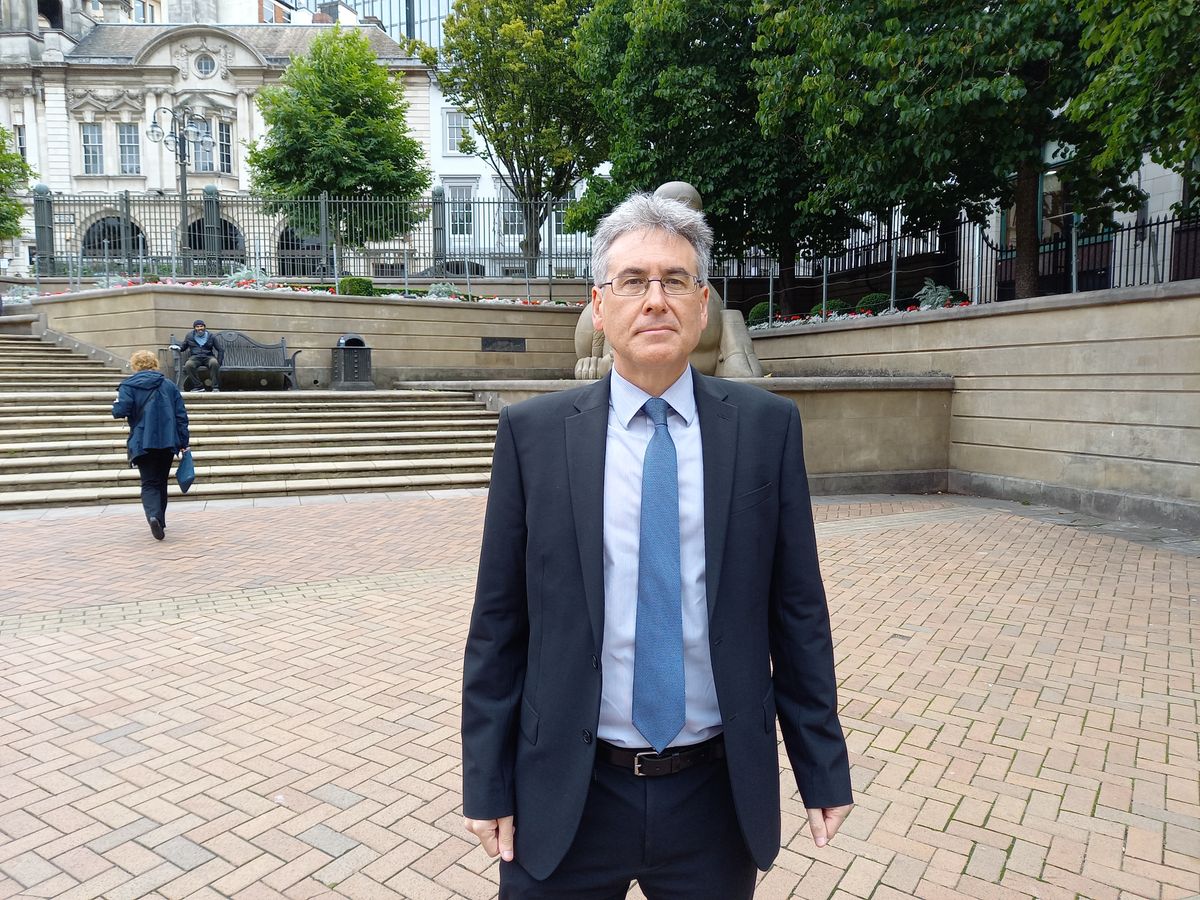 Calls for PCC to resign after delay in action against Chief Constable