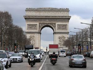 Supporting image for story: UK drivers will need insurance Green Card on the continent if there’s a no-deal Brexit