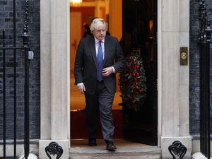 Supporting image for story: Standards watchdog raises prospect PM deliberately withheld flat probe texts