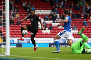 Matt Phillips of West Bromwich Albion scores a goal to make it 0-2. (AMA)