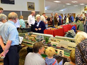 Supporting image for story: Ludlow Racecourse hosts model train exhibition