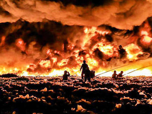 Supporting image for story: Bonfire night: Video shows why the Jayplas fire should act as a warning to families