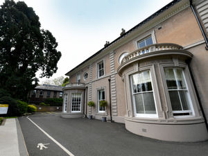 Supporting image for story: 'Families will see improvements': Wolverhampton MP welcomes £648,000 cash boost for hospice