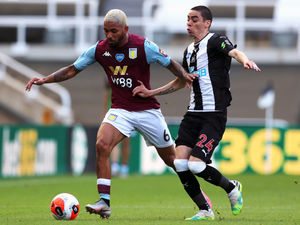 Supporting image for story: Dean Smith: Impressive Douglas Luiz now talking Aston Villa's language