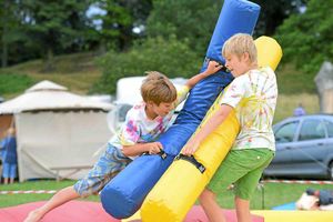 Robbie Skinner and William Parsons having a jousting battle.