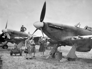 Supporting image for story: Air show still flying high after 40 years