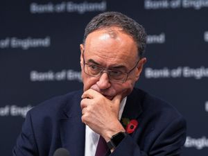 Supporting image for story: Interest rates held at 4% but ‘door open’ for a post-Budget cut