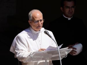Supporting image for story: Pope renews call for immediate Gaza ceasefire