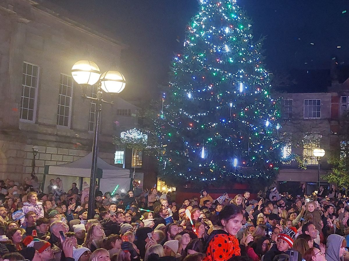 What date are the christmas lights turned on in stafford
