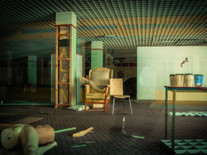 Supporting image for story: 18 haunting photos show inside abandoned Shrewsbury shopping centres just before demolition
