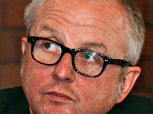 Supporting image for story: MP steps up campaign to keep Dudley Police Station open to public