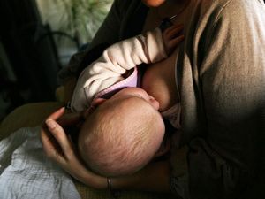 Supporting image for story: Breastfeeding reduces risk of stroke, says study