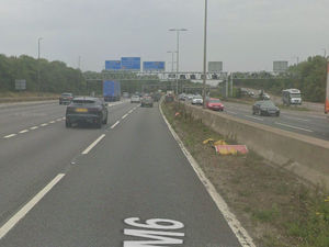 Supporting image for story: 'Major disruption' and 50 minute delays after vehicle becomes stranded on M6