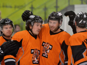 Supporting image for story: Telford Tigers win division after 5-2 victory against Blackburn Hawks