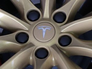 Supporting image for story: YouTube and Netflix coming to Tesla cars ‘soon’