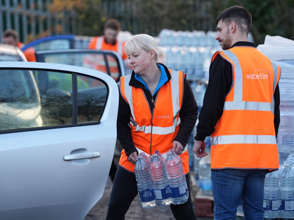 &lsquo;Major incident&rsquo; declared as thousands start another week without water in Kent