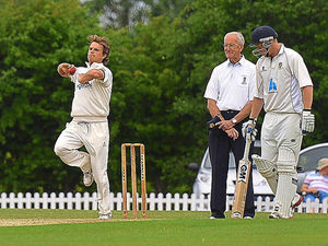 Supporting image for story: Crunch derby tie for rock-bottom Wolves