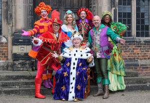 Birmingham Hippodrome Robin Hood panto cast with special guest Christopher Biggins