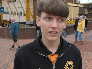 Supporting image for story: 'We've forgotten how to win!' Wolves fans on Newcastle defeat