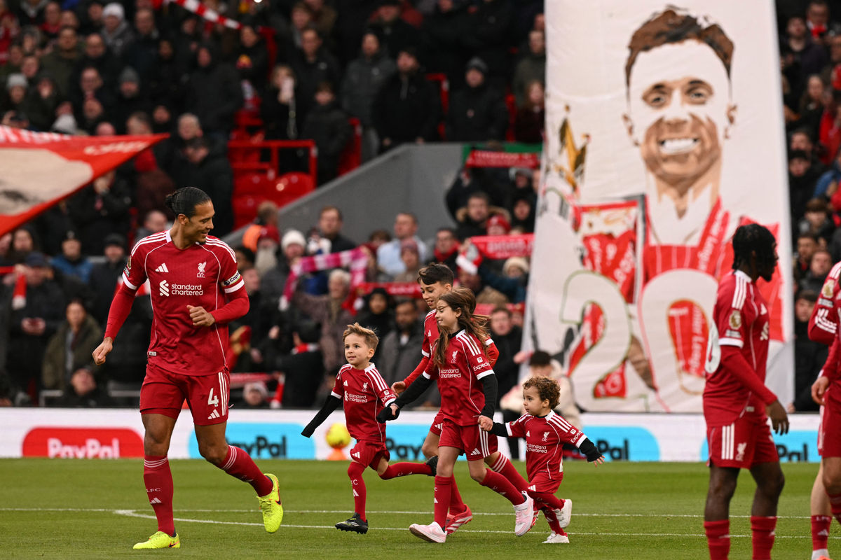 Diogo, Diogo: 16 pictures as Liverpool and Wolves fans pay emotional tribute to late Diogo Jota - as family watch on