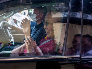 Supporting image for story: Dalai Lama returns to Indian headquarters after knee replacement surgery in US