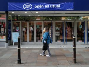 Supporting image for story: Shops to be allowed 24/7 trade as high street attempts pre-Christmas recovery