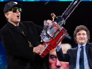 Supporting image for story: Musk wields chainsaw on stage at conservative conference